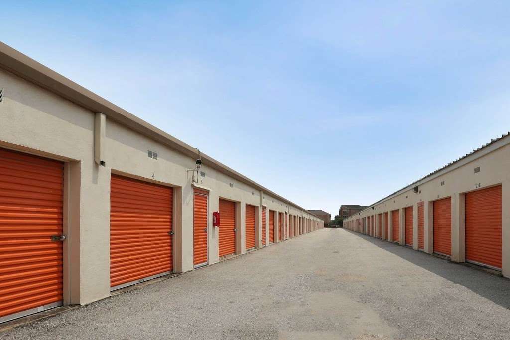 Public Storage | 3555 S Loop W, Houston, TX 77025, USA | Phone: (832) 390-4043