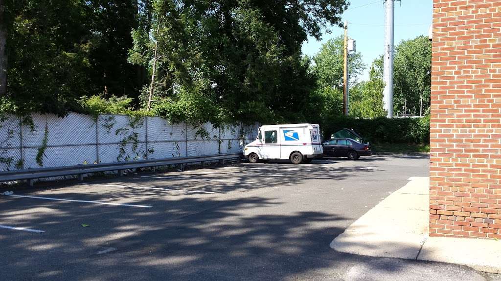 United States Postal Service | 210 Mountain Ave, Springfield Township, NJ 07081, USA | Phone: (800) 275-8777