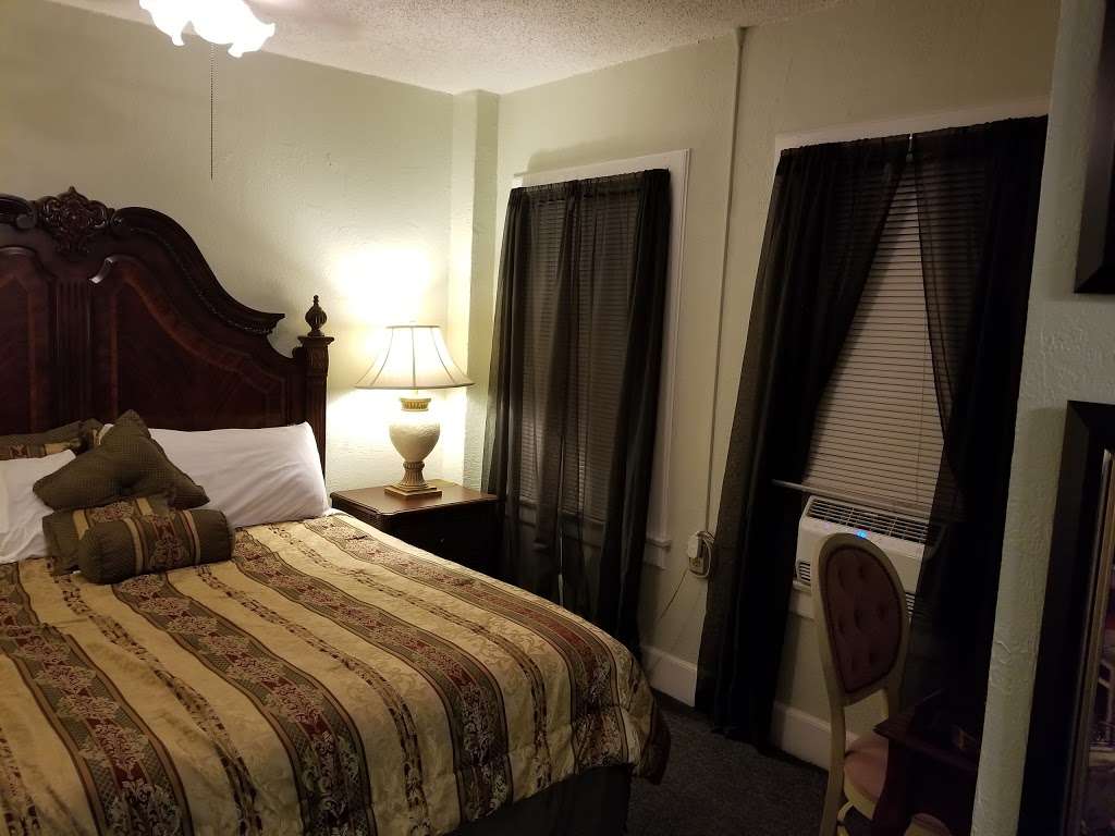 Cassadaga Hotel | 355 Cassadaga Rd, Lake Helen, FL 32744 | Phone: (386) 228-2323