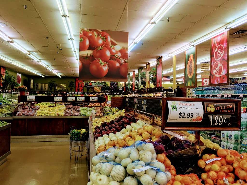 Shop & Save Market | 229 Golf Mill Ctr, Niles, IL 60714, USA | Phone: (847) 803-6590