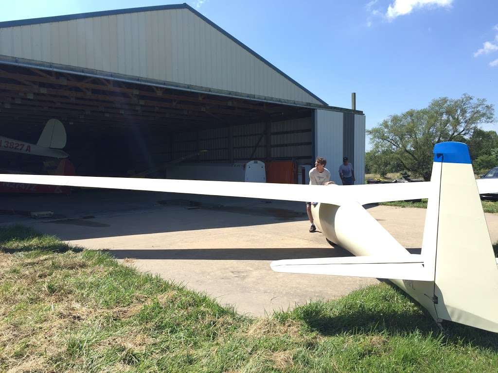 Richters Airport | Pleasant Hill, MO 64080, USA | Phone: (816) 869-3374