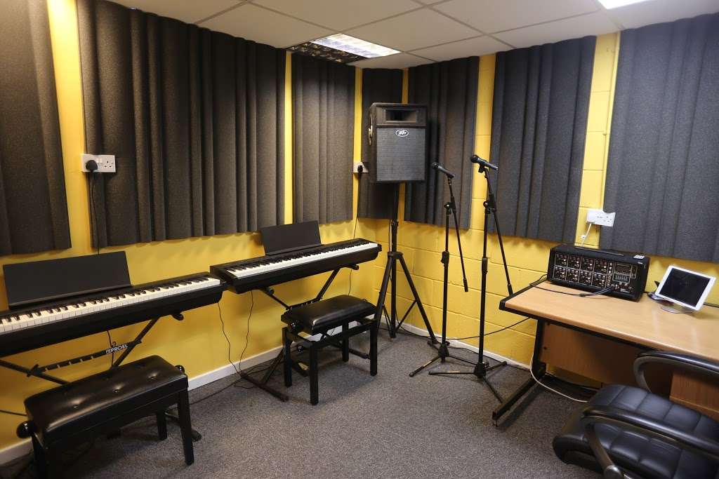 Tunbridge Wells Music School | Knowle Farm Business Centre, Wadhurst Rd, Frant, Tunbridge Wells TN3 9EJ, UK | Phone: 01892 750157