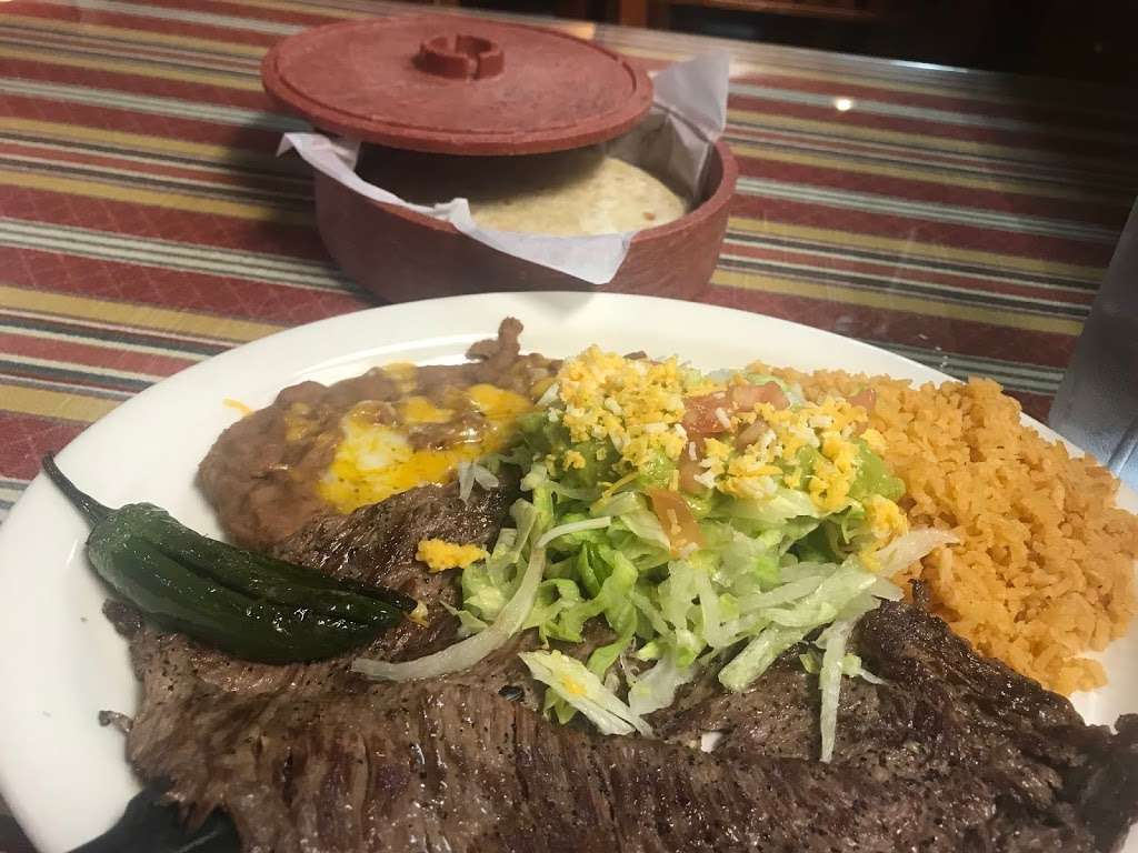 Guadalupes Grill | 3431 Pacific Pl, Long Beach, CA 90806, USA | Phone: (562) 490-2100