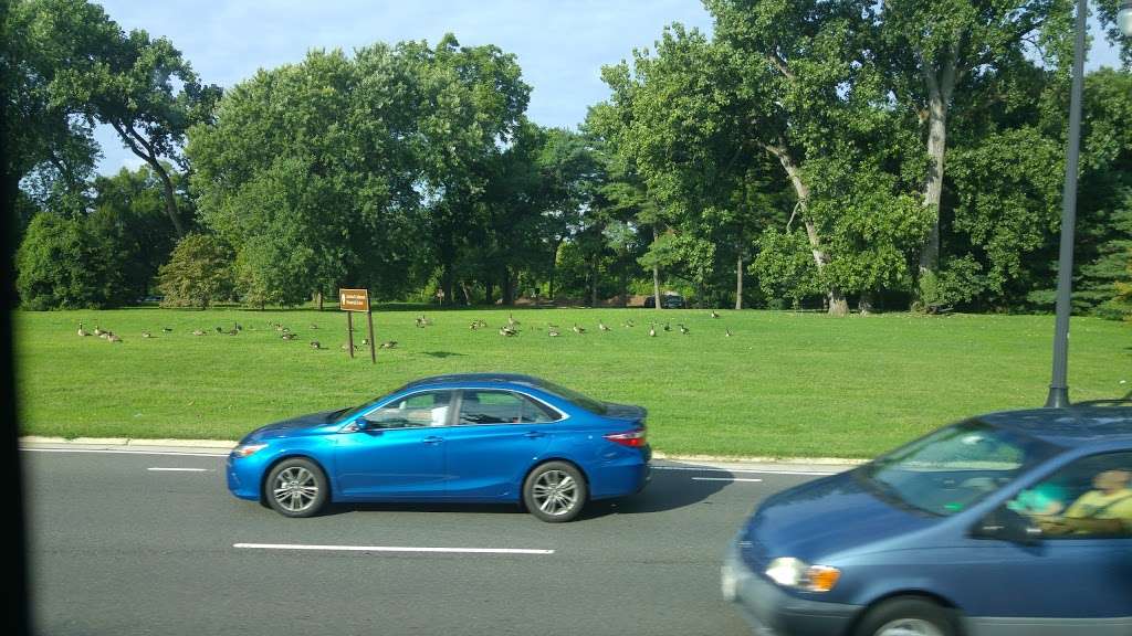 Lyndon Baines Johnson Memorial Grove | George Washington Memorial Pkwy, Washington, DC 20037, USA | Phone: (703) 235-1530