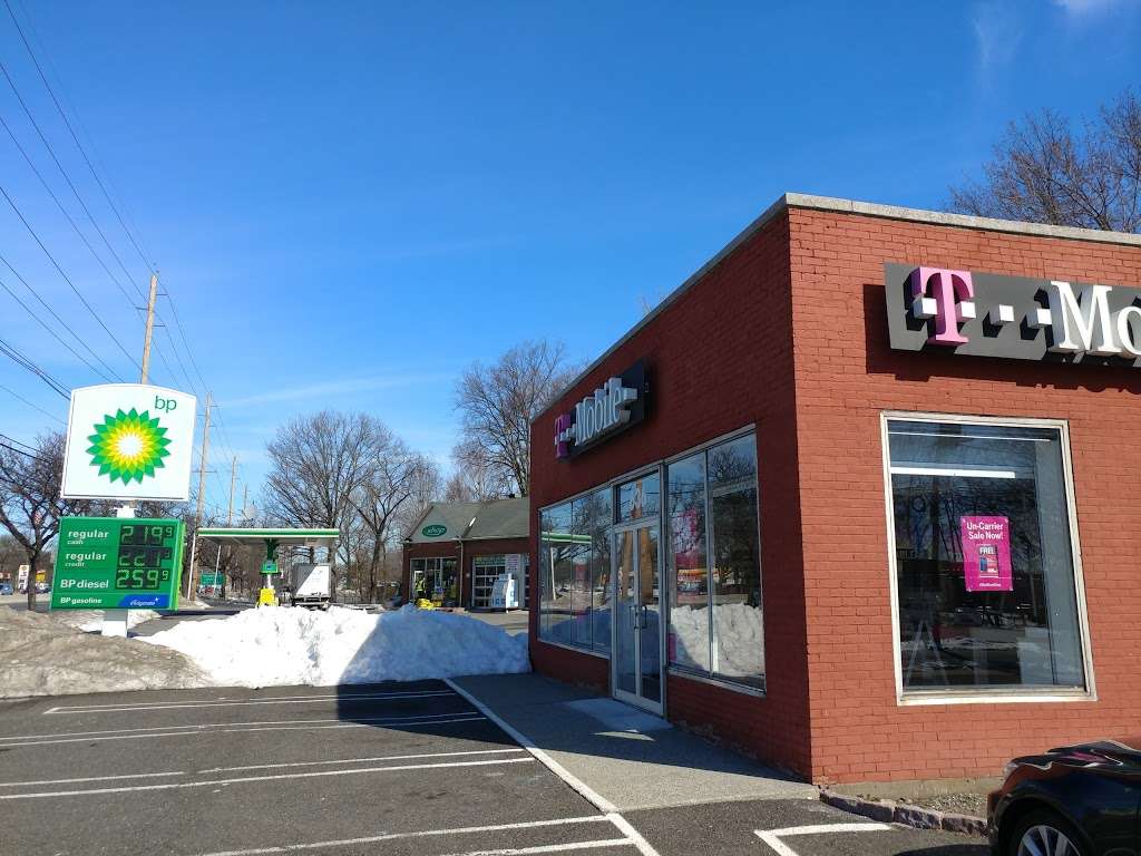 T-Mobile | 636 NJ-17, Paramus, NJ 07652, USA | Phone: (201) 447-7000