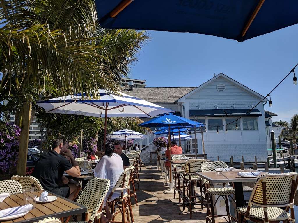 Beach Tavern | 33 West St, Monmouth Beach, NJ 07750 | Phone: (732) 870-8999