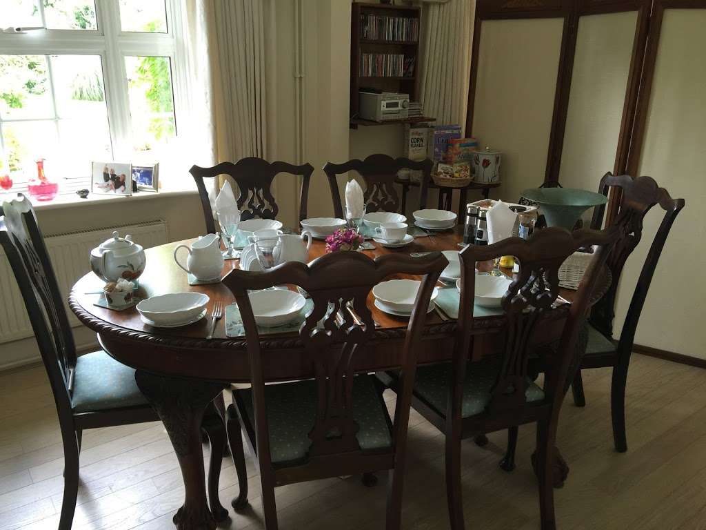 Shoscombe Bed and Breakfast | Mill Hill, Edenbridge TN8 5DA, UK | Phone: 01732 866781