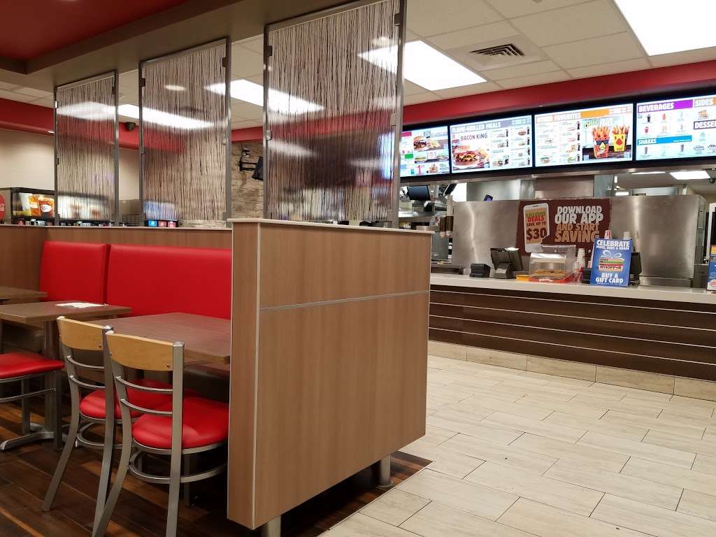 Burger King | 401 E Roosevelt Rd, Lombard, IL 60148, USA | Phone: (630) 317-7780