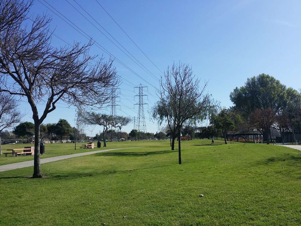 Rynerson Park | 20711 Studebaker Rd, Lakewood, CA 90715, USA | Phone: (562) 925-6912