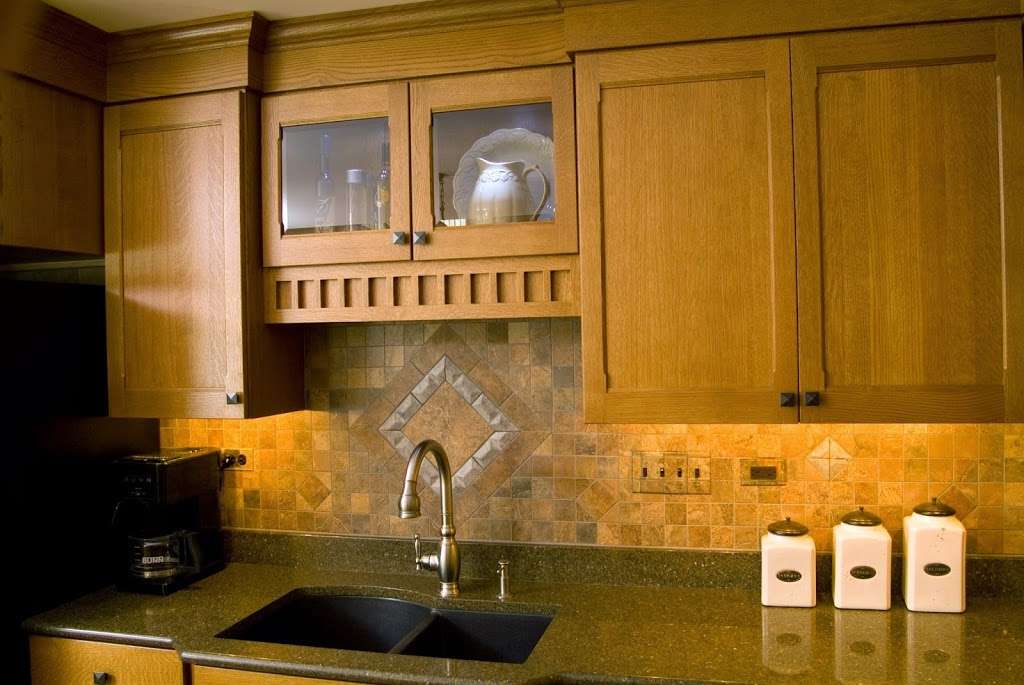 Colonial Kitchen & Bath Cabinetry, Inc | 2300 E Church St # 4, Sandwich, IL 60548, USA | Phone: (815) 786-9401