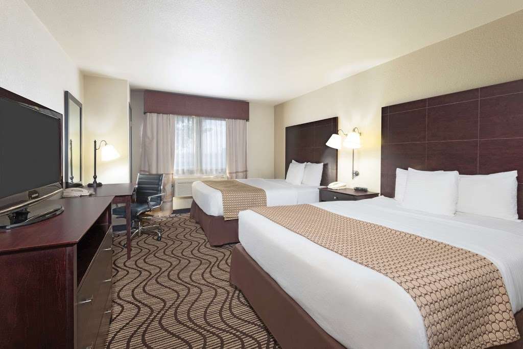 La Quinta Inn & Suites Henderson-Northeast Denver | 9041 Brighton Rd, Henderson, CO 80640, USA | Phone: (303) 301-1050