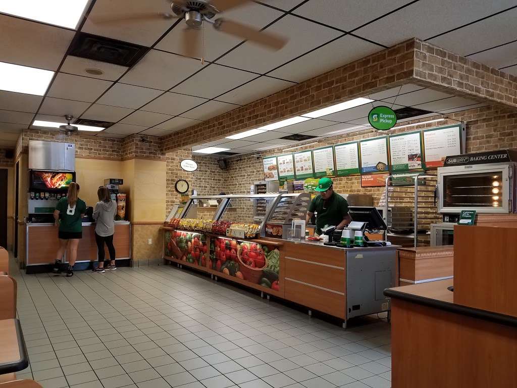Subway Restaurants | 1270 Crabb River Rd, Suite 300, Greatwood Country Shops, Richmond, TX 77469, USA | Phone: (281) 937-1234