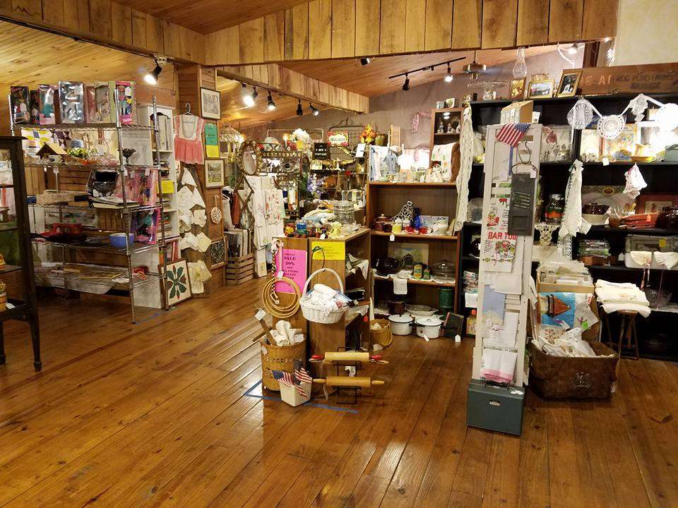 Rebels Roost Antique Emporium | 2885 York Rd, Gettysburg, PA 17325, USA | Phone: (717) 479-5524