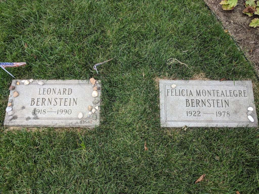 Grave of Leonard Bernstein | Brooklyn, NY 11218, USA