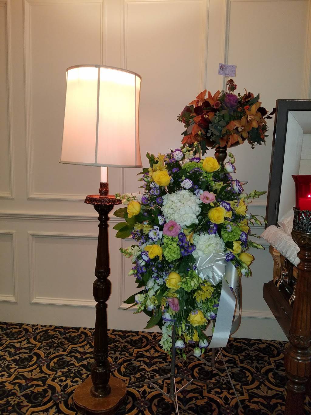 Towne & Country Florist | 1101 N Main St, Randolph, MA 02368, USA | Phone: (781) 986-4420