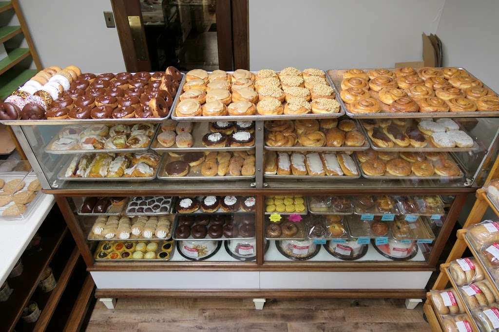 Fingerhut Bakery | 1219, 119 Lane St, North Judson, IN 46366, USA | Phone: (574) 896-2821