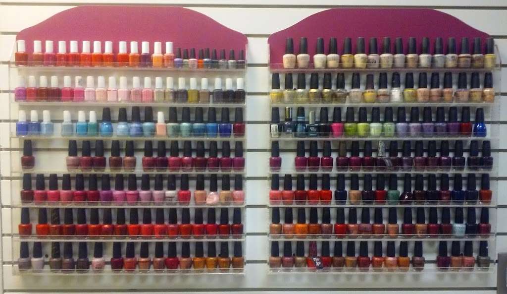 Lindas Hair & Nail Company | 241 N Hunt Club Blvd, Longwood, FL 32779, USA | Phone: (321) 295-7983