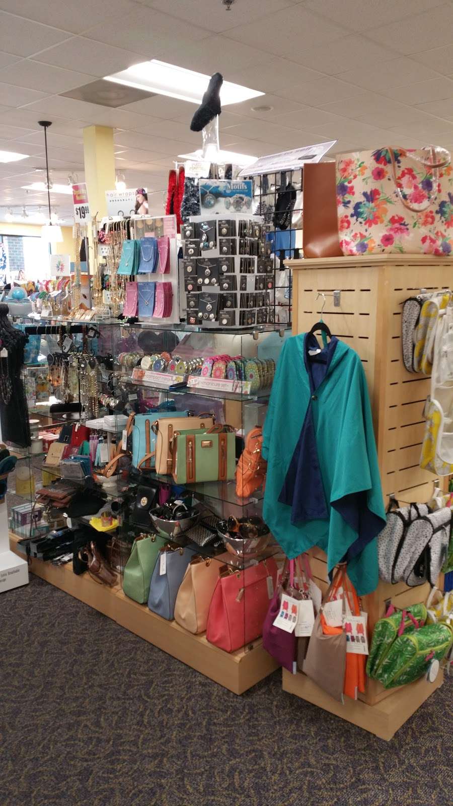 Pams Hallmark Shoppe | Village Center, 86 Drury Dr, La Plata, MD 20646 | Phone: (301) 934-9211