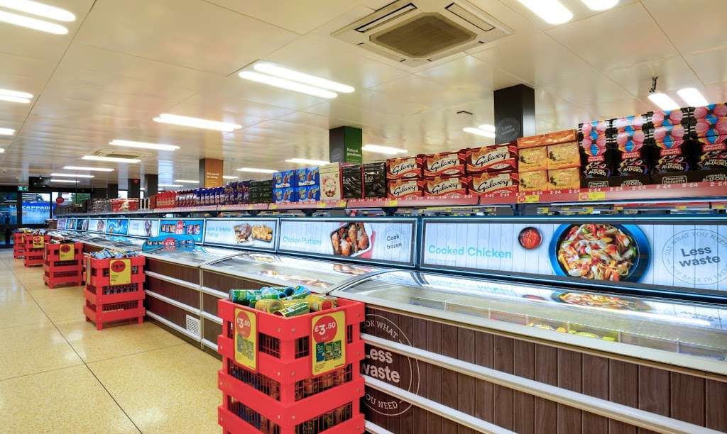 Iceland Foods | 34/35 Central Parade, New Addington, Croydon CR0 0JD, UK | Phone: 01689 800227