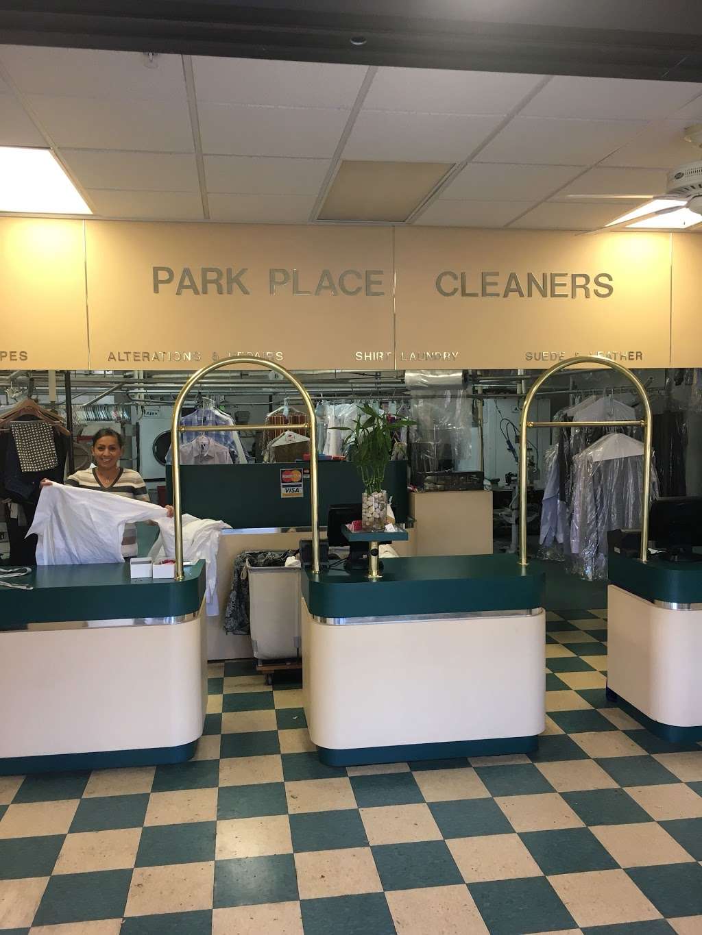 Park Place Cleaners | 501 S Reino Rd suite c, Newbury Park, CA 91320, USA | Phone: (805) 480-0521