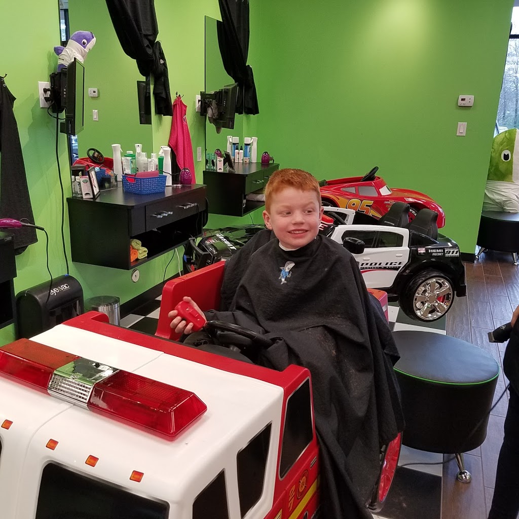Sharkeys Cuts for Kids | 8021 Research Forest Dr D, The Woodlands, TX 77382, USA | Phone: (281) 651-2264