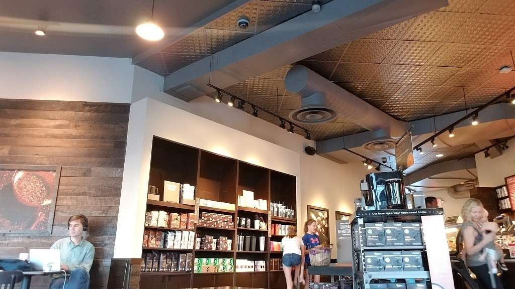 Starbucks | 8542 Connecticut Ave, Chevy Chase, MD 20815, USA | Phone: (301) 986-5187