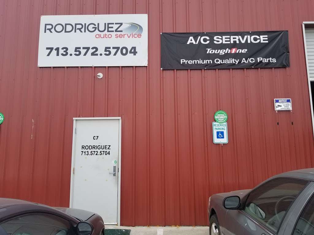 Rodriguez Auto Service | 12130 Antoine Dr # C-7, Houston, TX 77066, USA | Phone: (713) 572-5704