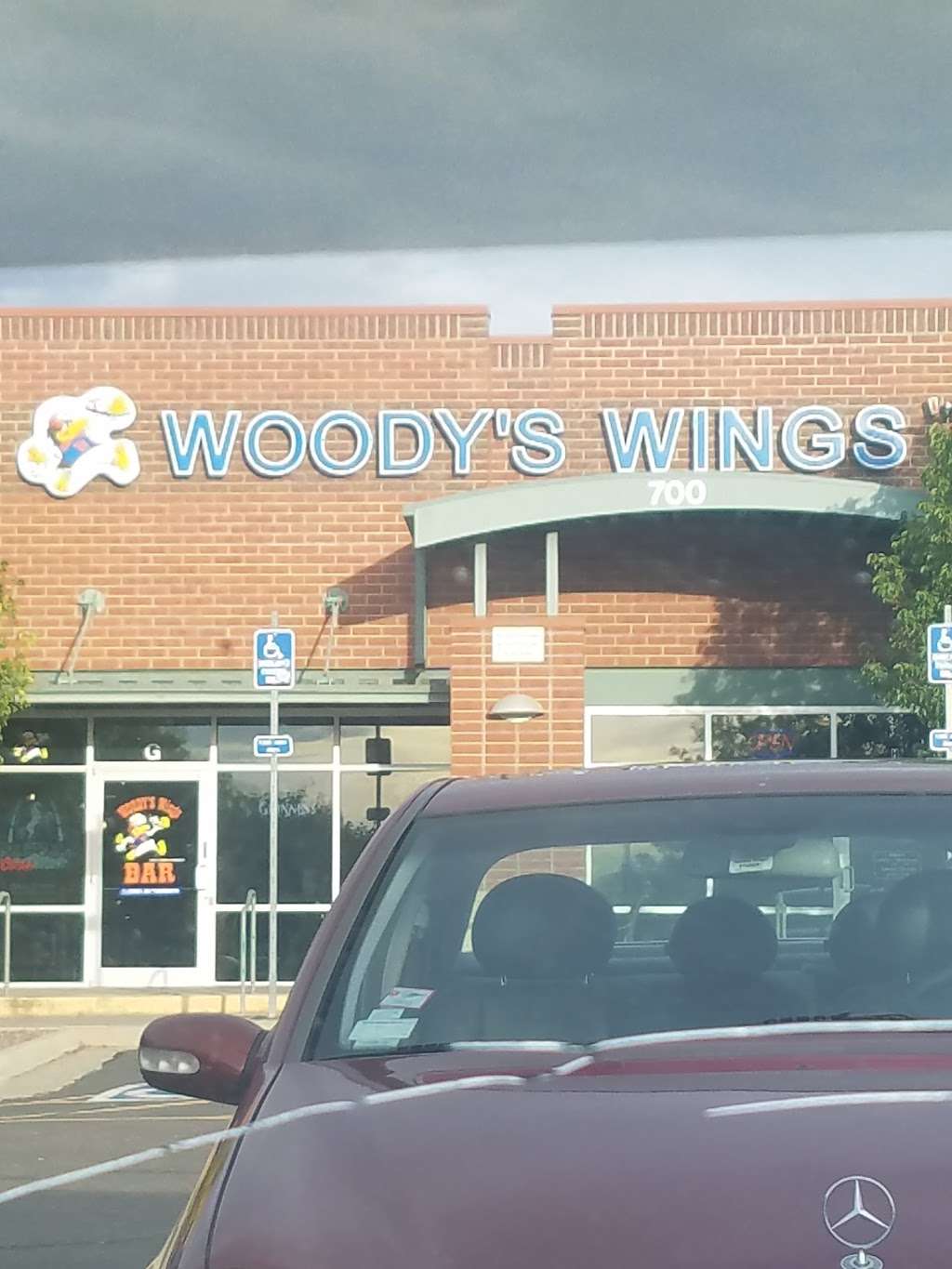 Woodys Wings Aurora | 700 S Buckley Rd, Aurora, CO 80017, USA | Phone: (303) 696-7227