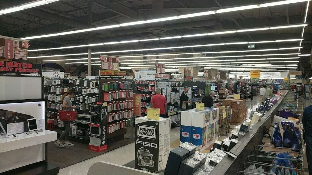 Frys Electronics | 10800 Kalama River Ave, Fountain Valley, CA 92708 | Phone: (714) 378-4400