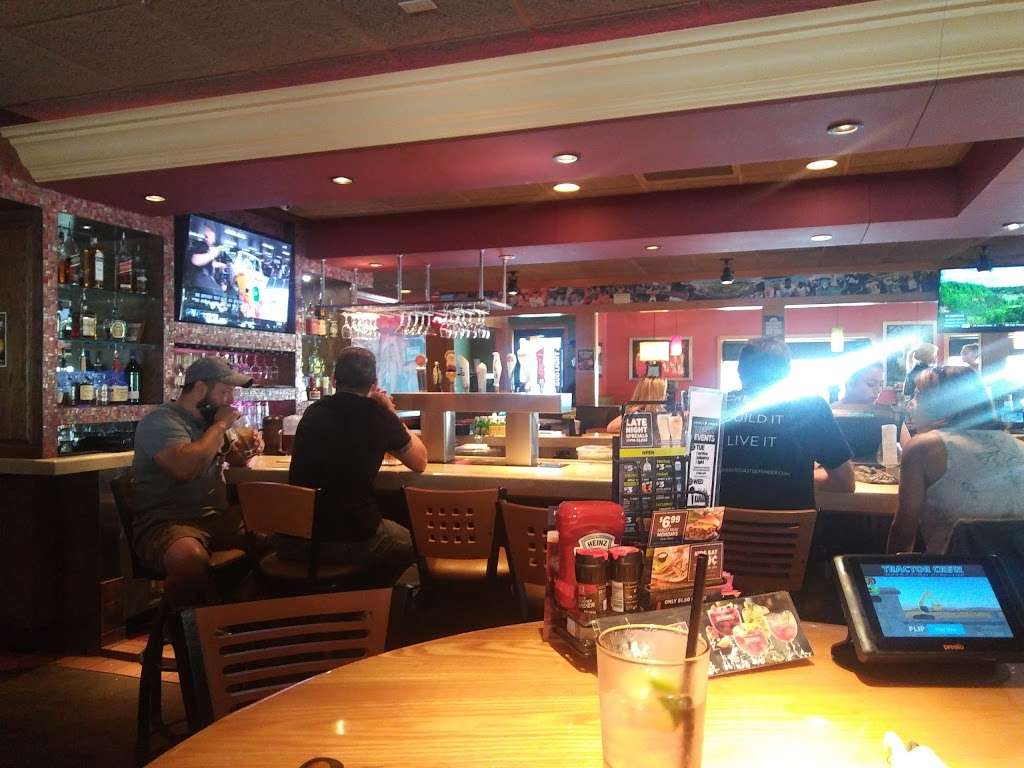 Applebees Grill + Bar | 230 Arteva Dr, Lakeland, FL 33809, USA | Phone: (863) 853-8400