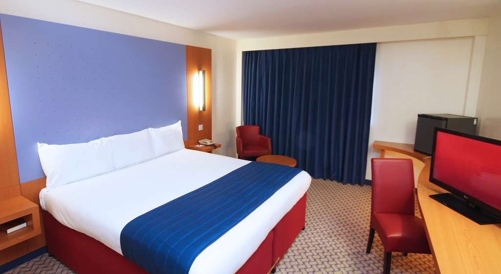 Ramada London North M1 | Between Jct 2-4, London NW7 3HU, UK | Phone: 020 8906 7000