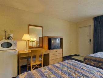 Travelodge by Wyndham Lancaster Amish Country | 2101 Columbia Ave, Lancaster, PA 17603 | Phone: (717) 397-4201