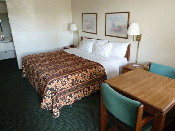 Americas Best Value Inn Clute Lake Jackson | 805 TX-332, Clute, TX 77531, USA | Phone: (979) 265-3301