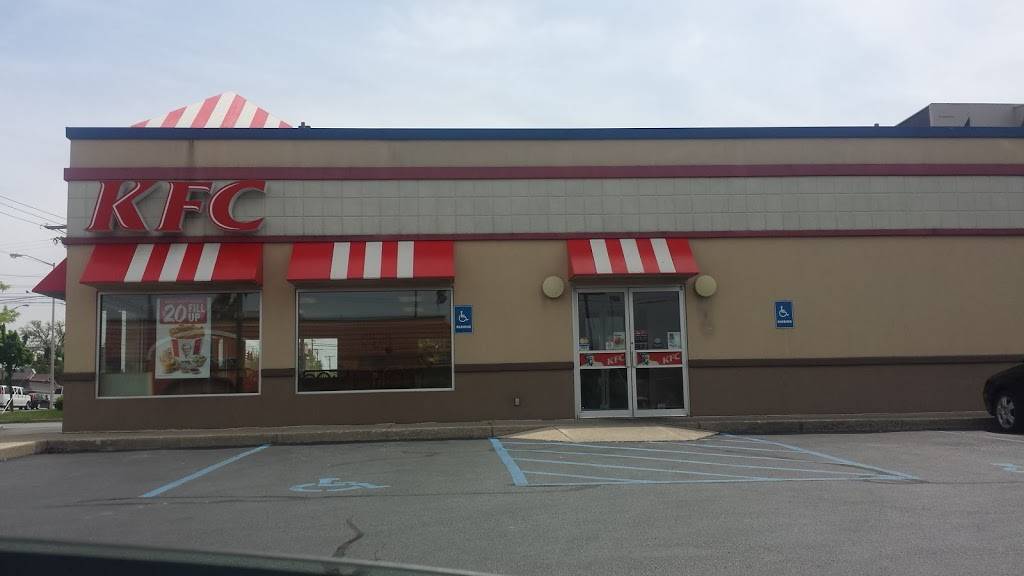 KFC | 4515 Maplecrest Rd, Fort Wayne, IN 46835, USA | Phone: (260) 486-5790