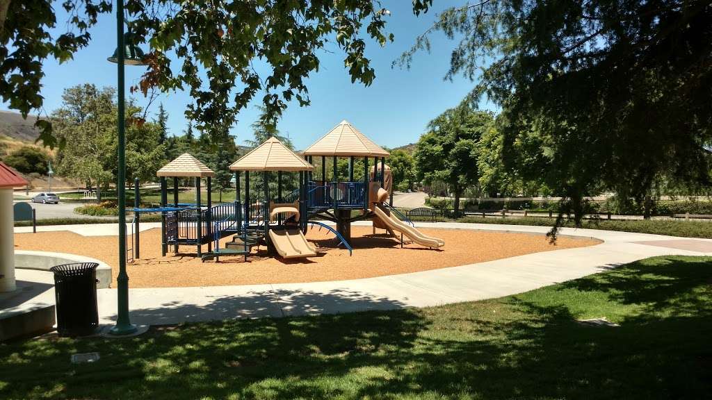 Sycamore Canyon Park | 502 S Martha Morrison Dr, Simi Valley, CA 93065, USA | Phone: (805) 584-4400