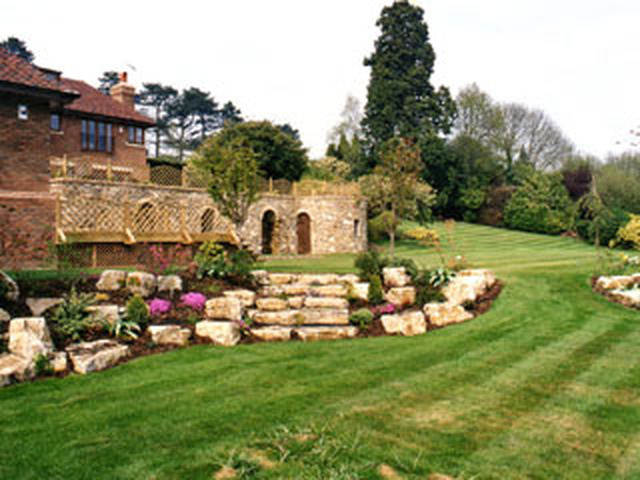 Graceful Gardens Hever Limited | The New Barn, Hever Lane, Hever, Edenbridge TN8 7ET, UK | Phone: 07802 737847