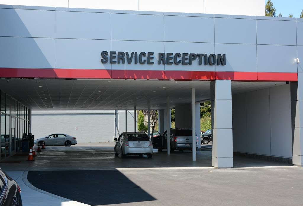 Hansel Toyota | 1125 Auto Center Dr, Petaluma, CA 94952, USA | Phone: (707) 682-5478