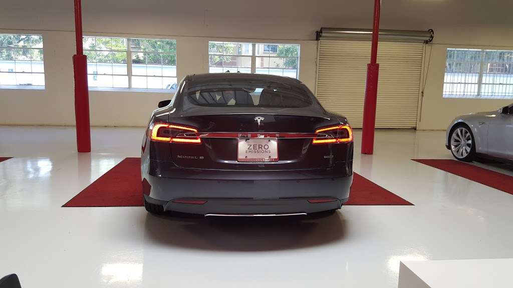 Tesla | 5840 W Centinela Ave, Los Angeles, CA 90045 | Phone: (310) 649-5463