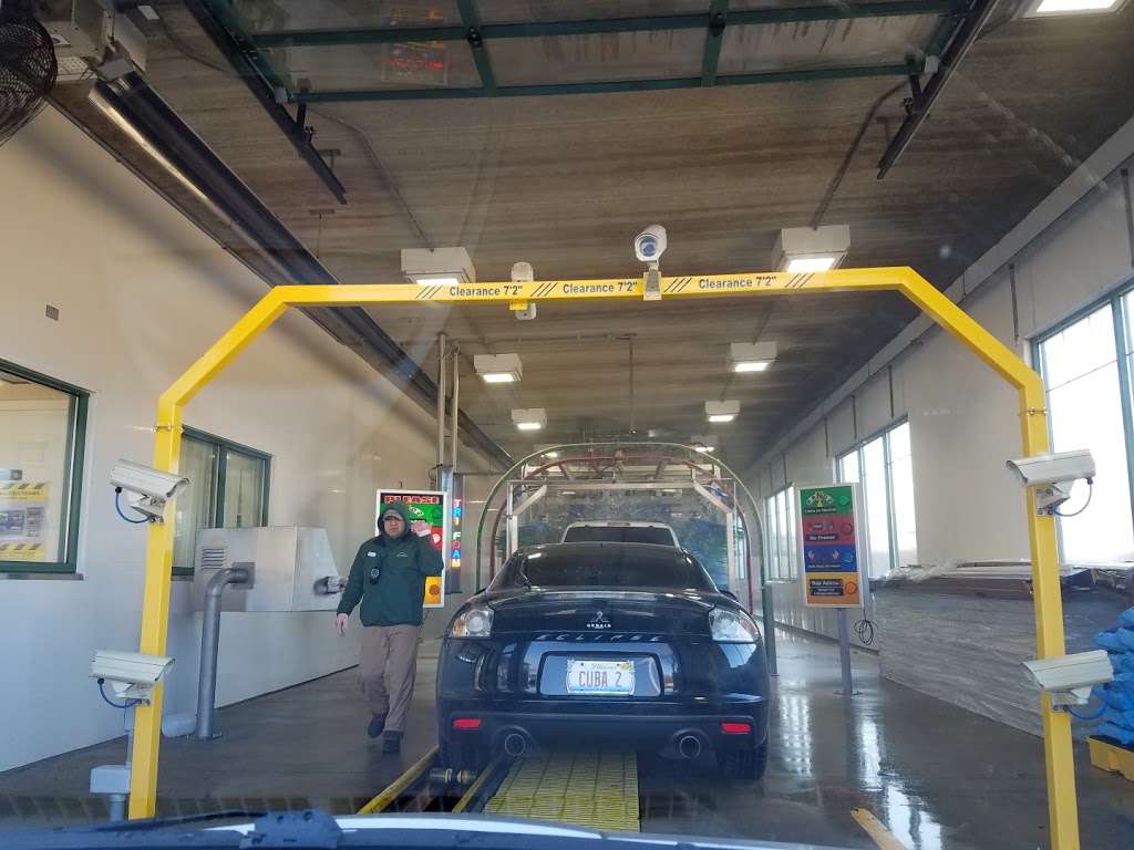 Jet Brite Car Wash | 1611, 1427 N Farnsworth Ave, Aurora, IL 60505 | Phone: (630) 585-9274