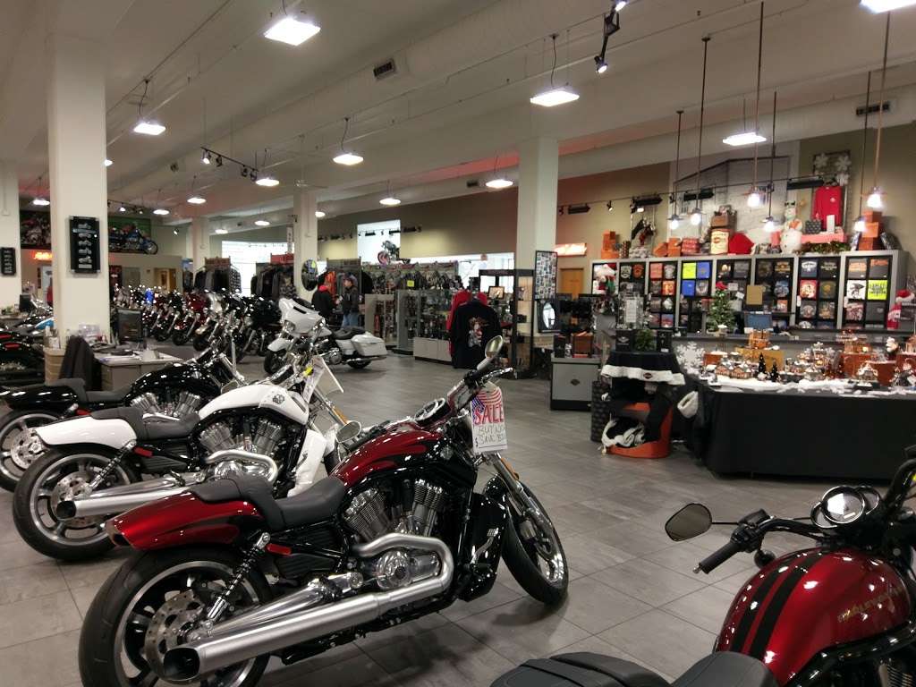 Heritage Harley-Davidson Inc | 2595 Ogden Ave, Lisle, IL 60532, USA | Phone: (630) 420-1942