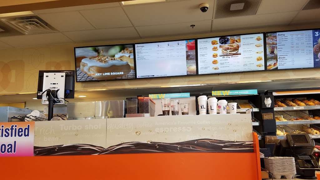 Dunkin Donuts | 700 N Milwaukee Ave, Vernon Hills, IL 60061, USA | Phone: (847) 362-4224