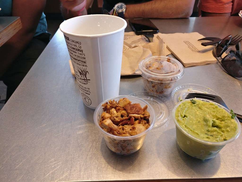 Chipotle Mexican Grill | 4012 W Riverside Dr, Burbank, CA 91505, USA | Phone: (818) 561-2004