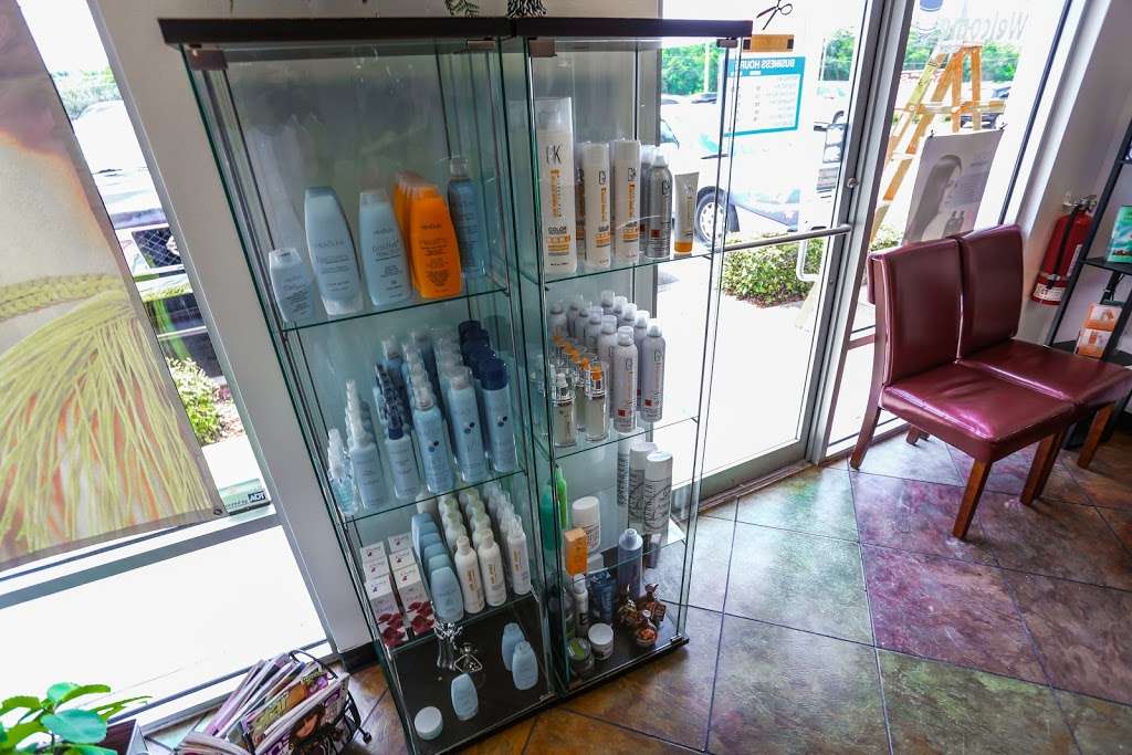 The Hair Connection | 12913 E Colonial Dr, Orlando, FL 32826 | Phone: (407) 281-0088