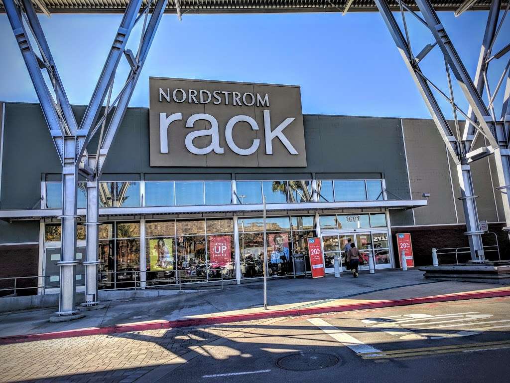 Nordstrom Rack Burbank Empire Center | 1601 N Victory Pl, Burbank, CA 91502, USA | Phone: (818) 478-2930