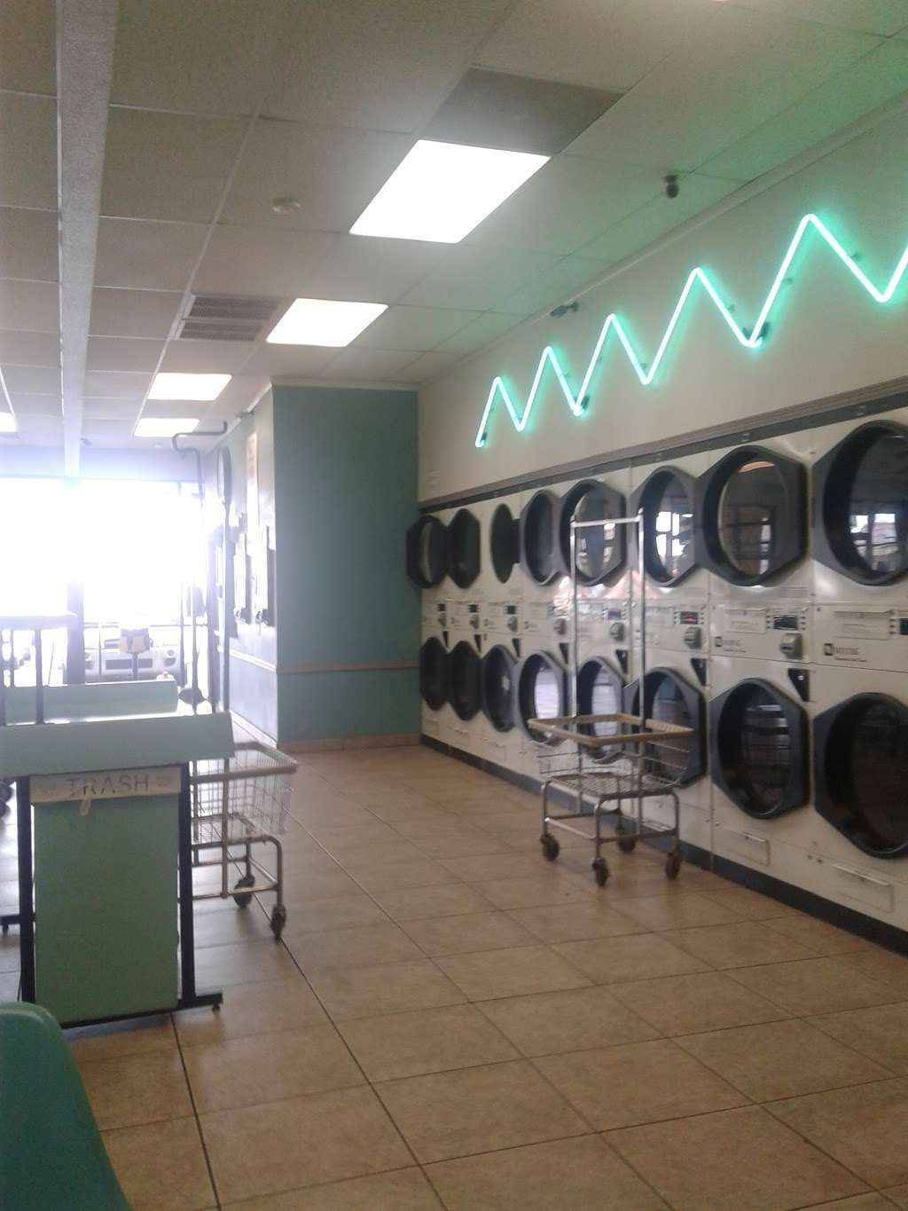 Bell Road Clean Wash | 2601 E Bell Rd # 9, Phoenix, AZ 85032, USA | Phone: (602) 923-1200