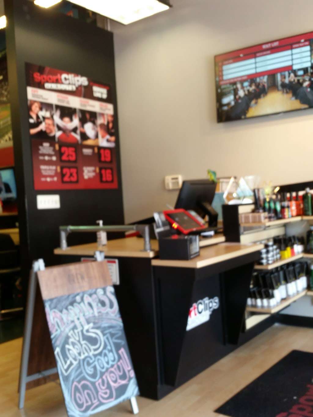 Sport Clips Haircuts of South Elgin | 476 Randall Rd, South Elgin, IL 60177 | Phone: (847) 488-0465