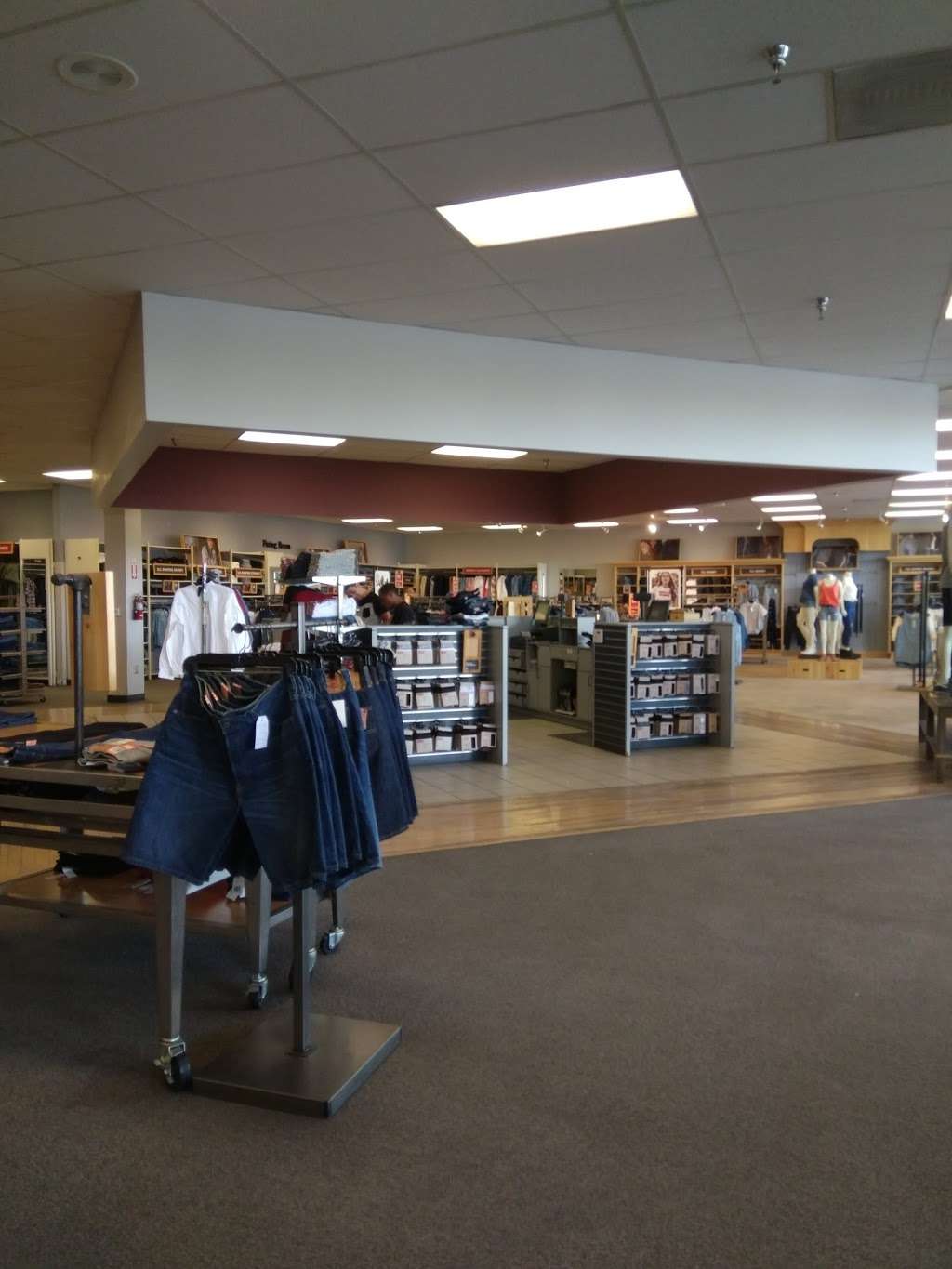 Levis® Outlet Store at Tanger Outlets Lancaster | 44920 S Valley Central Way Ste- 101, Lancaster, CA 93534 | Phone: (661) 942-0495