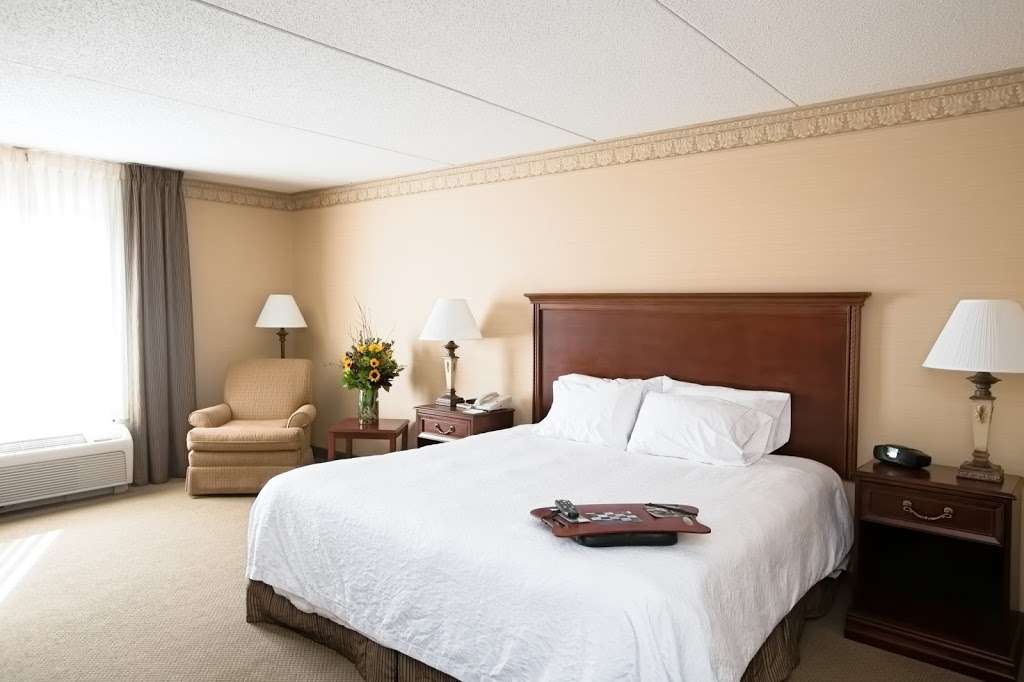 Hampton Inn Raynham-Taunton | 600 New State Hwy, Raynham, MA 02767, USA | Phone: (508) 822-6222