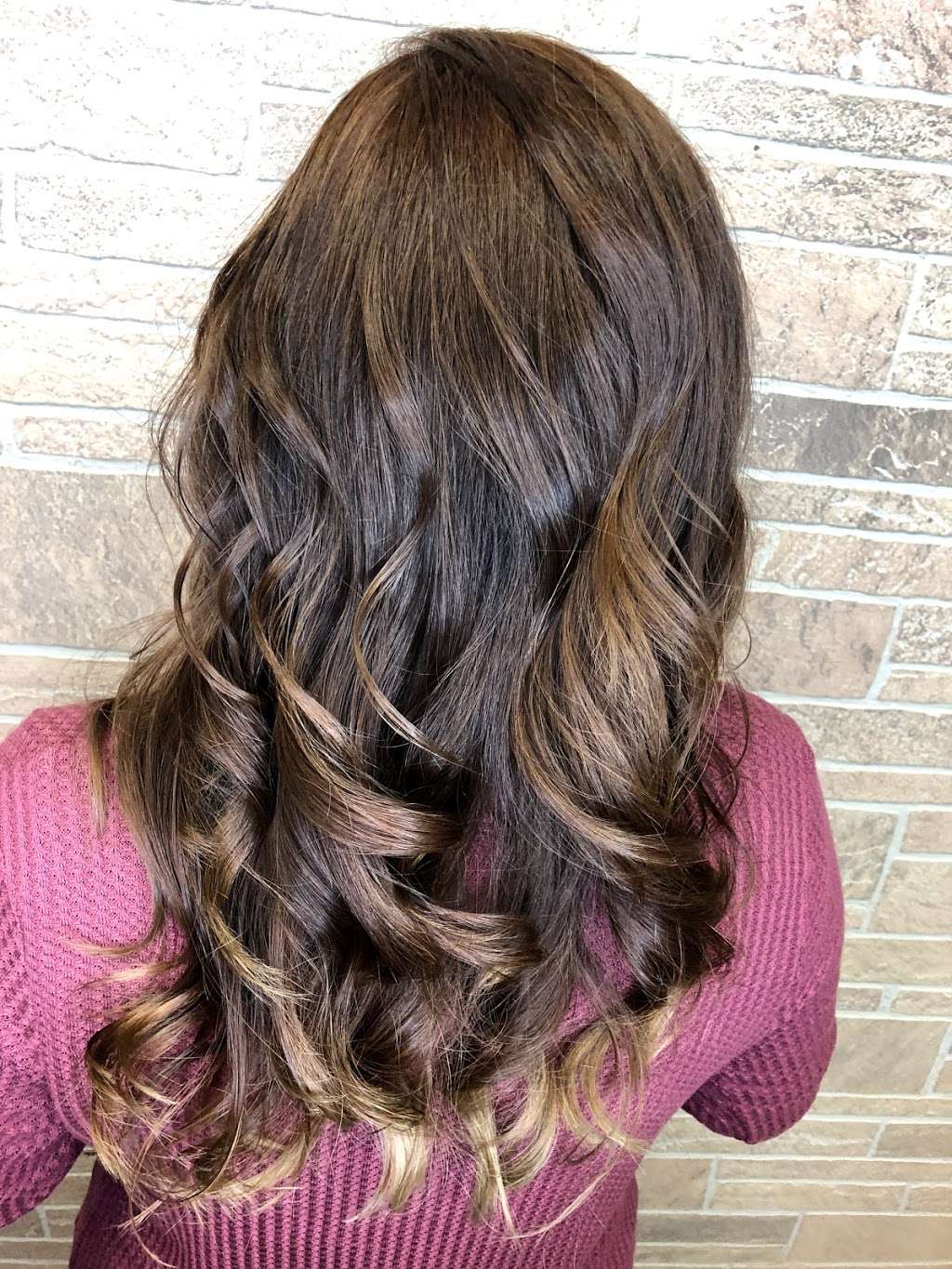 Liz & Rosi Salon | 215 Butterfield Rd, Vernon Hills, IL 60061 | Phone: (847) 816-3851