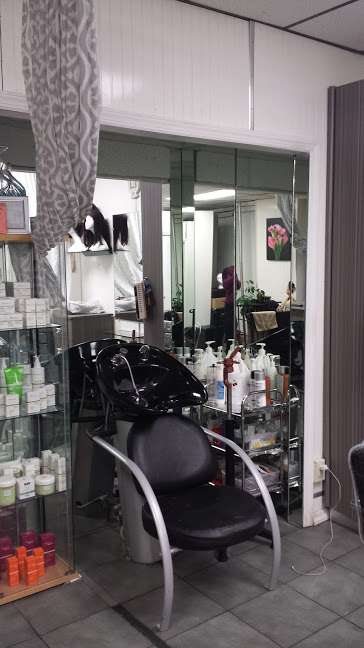 Nairella Beauty Salon | 4702 16th Ave, Brooklyn, NY 11204, USA | Phone: (718) 438-4798